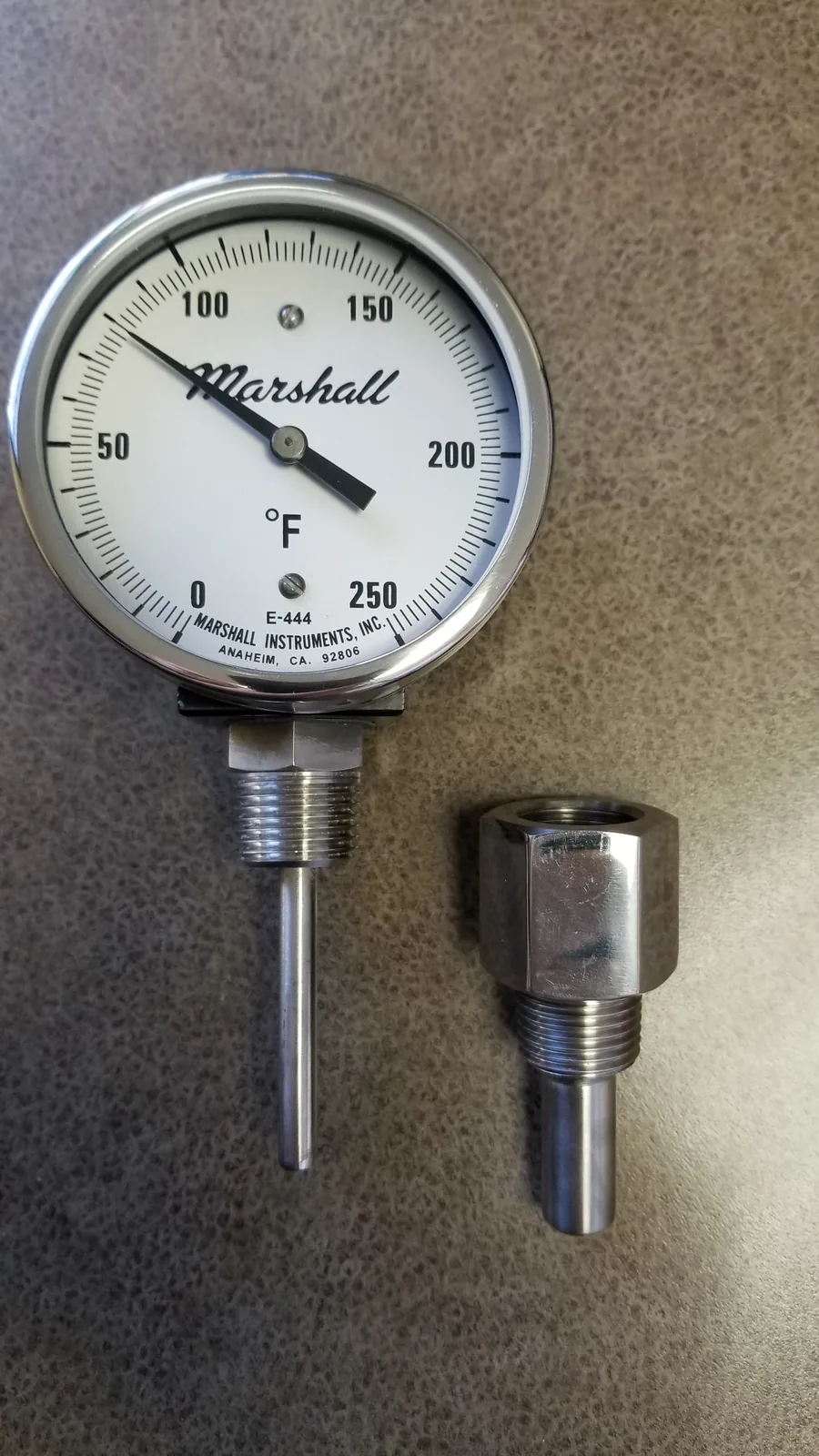 Temperature gauge with custom thermowell